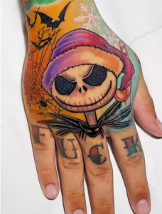 tatuagem do jack skellington new school na mão