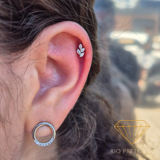 piercing-na-orelha-helix-flat-cartilagem (4)