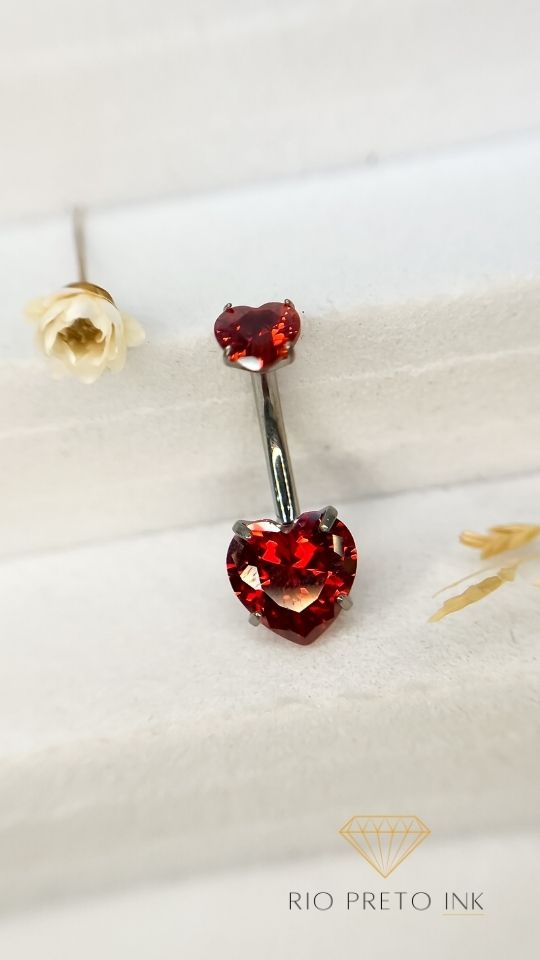 piercing-umbigo-vermelho-titanio